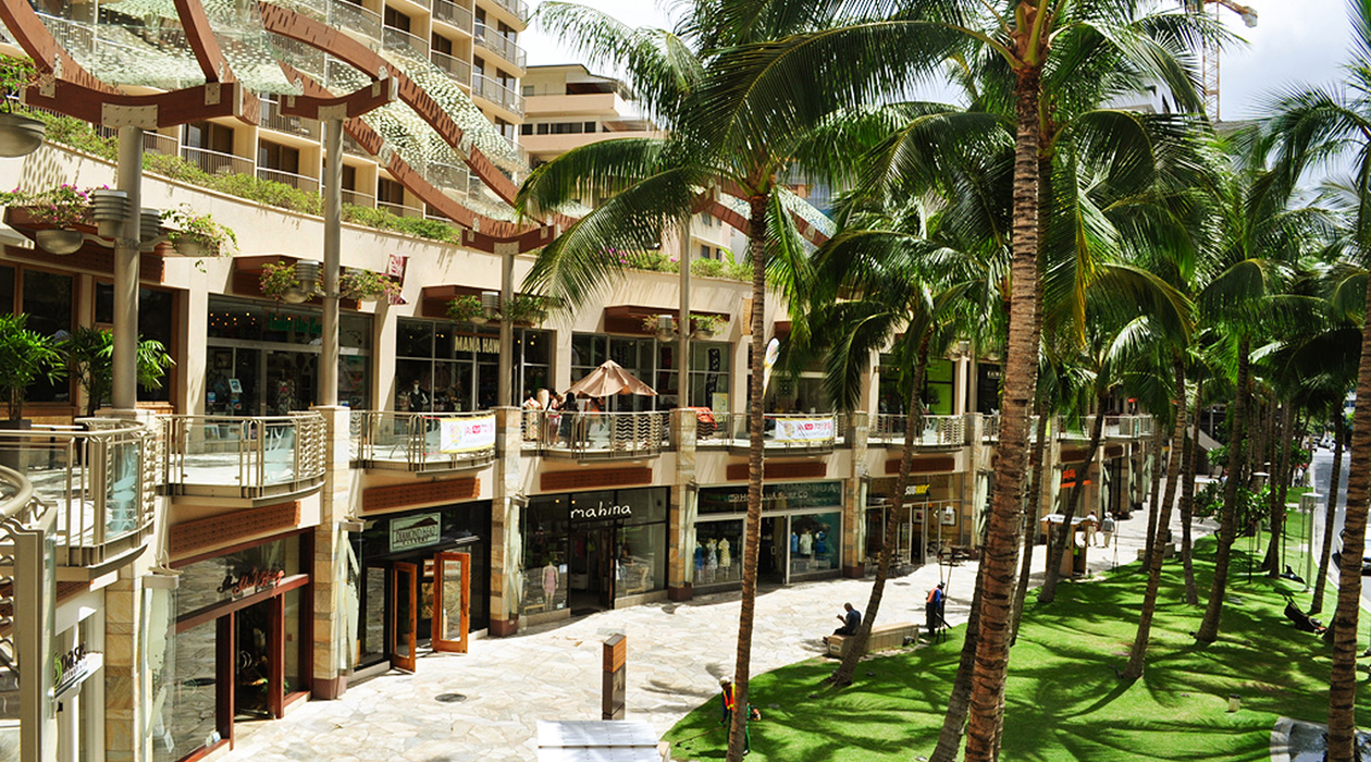Waikiki Beach Walk G70
